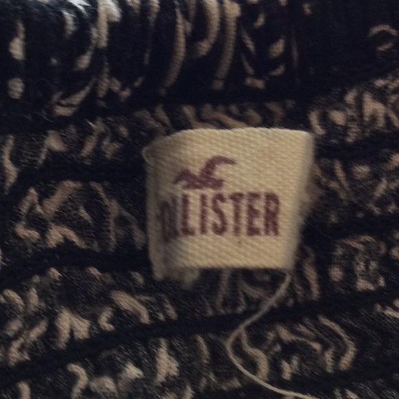 Hollister Black and White Print skater shirt - Picture 6 of 8